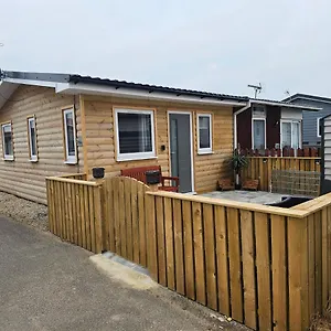Chalet Beautiful & Stunning 1-bed In, Bridlington